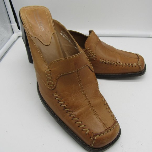 DENVER HAYES Shoes - DENVER HAYES LEATHER SHOES. TAN. SIZE 7 1/2.